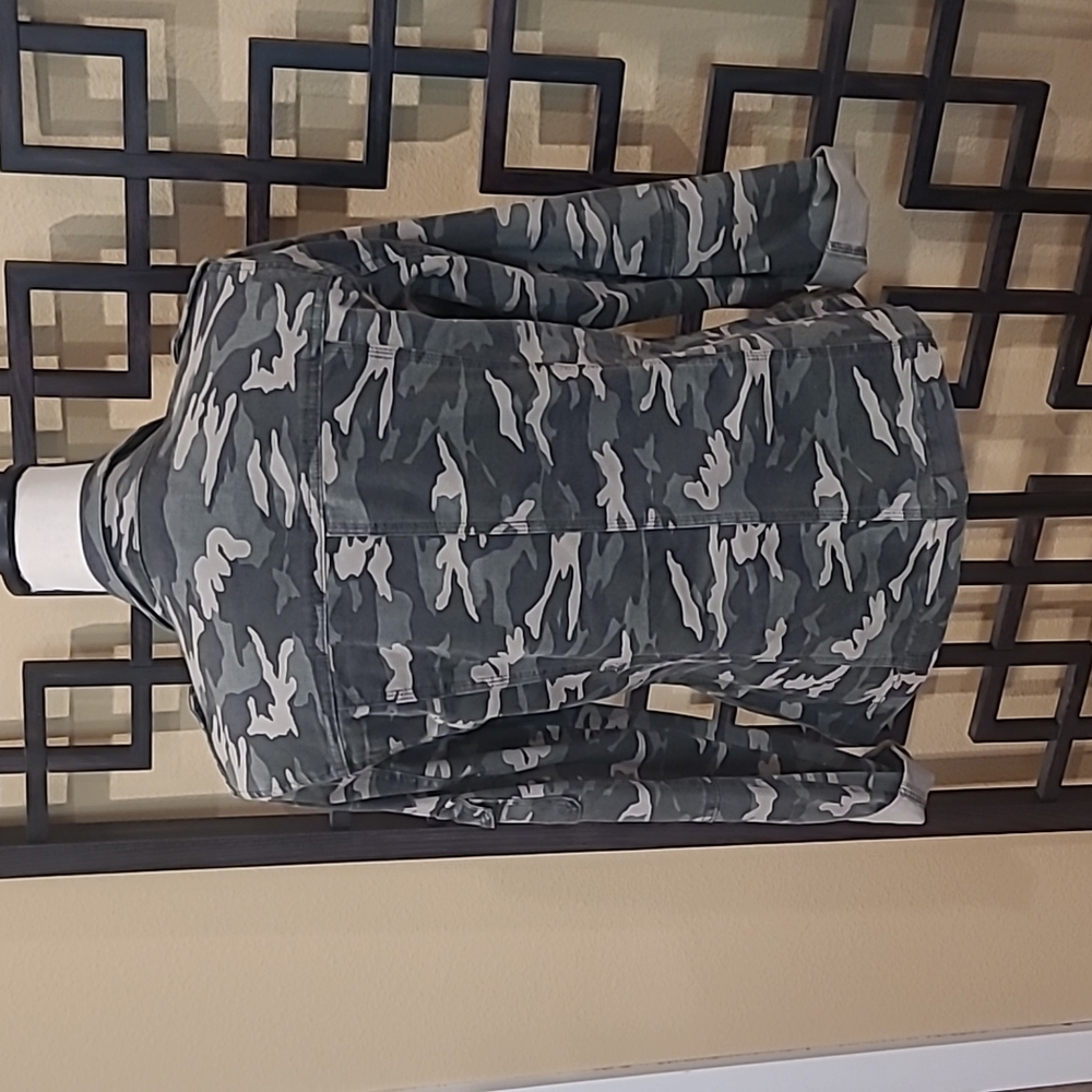 Camo Jacket - Picture 4 of 8